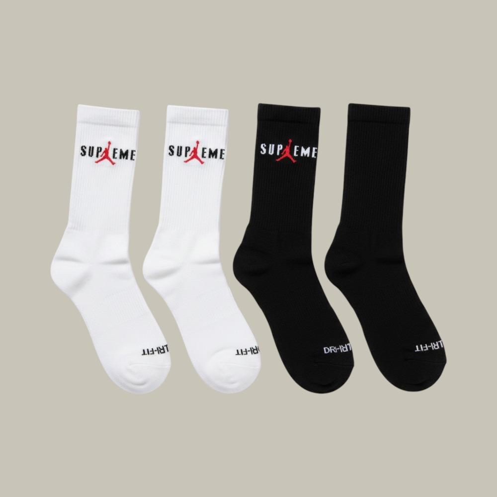 Supreme Jordan Dri-FIT Crew Socks, 1 Black 1 White, Men's Large 6-12 HypeBeast - Picture 1 of 8